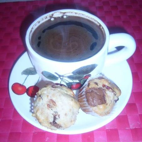 Krok 3 - Mini muffinki z bakaliami, mleczną czekoladą i miodem. foto