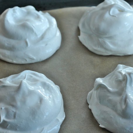 Krok 2 - Mini pavlova z gruszkami foto