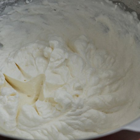 Krok 5 - Mini pavlova z gruszkami foto