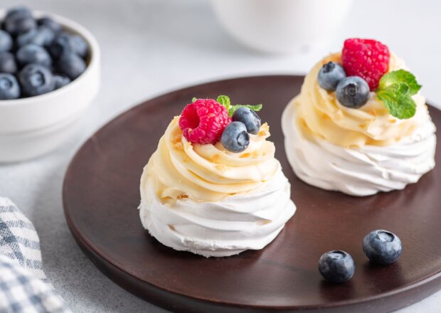 Fotografia przedstawiająca Mini pavlova