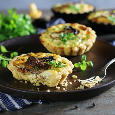 Krok 4 - Mini quiche z pieczarkami foto