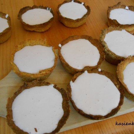 Krok 5 - Mini serniczki w kruchych miseczkach razowych foto