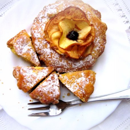 Krok 5 - Mini szarlotki z chipsami jabłkowymi foto
