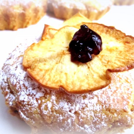 Krok 4 - Mini szarlotki z chipsami jabłkowymi foto
