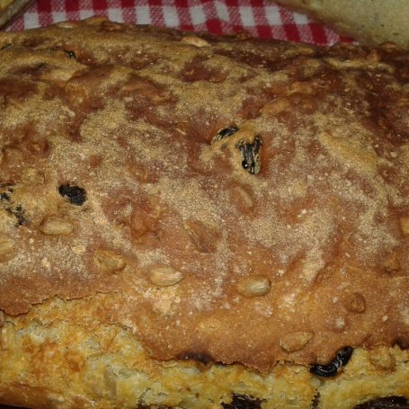 Krok 11 - Miodowo - maślankowy chlebek na krupczatce foto