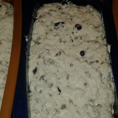 Krok 8 - Miodowo - maślankowy chlebek na krupczatce foto