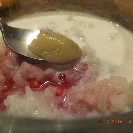 Krok 5 - Miodowy ryż na mleku z sosem malinowym  foto