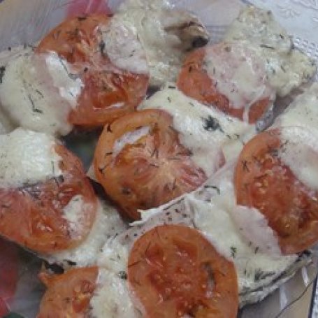 Krok 3 - Miruna pieczona z mozzarellą i pomidorami foto