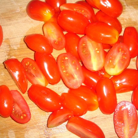 Krok 1 - Mix sałat z pomidorkami i szpinakiem foto