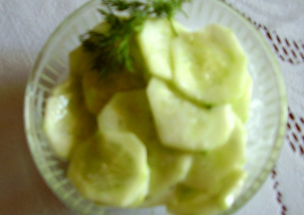 Fotografia przedstawiająca Mizeria z cebulą