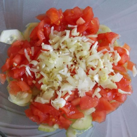 Krok 4 - Mizeria z pomidorami foto