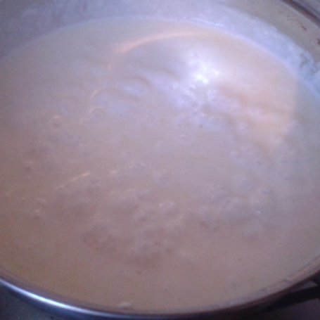 Krok 2 - Mleczne risotto z truskawkami  foto