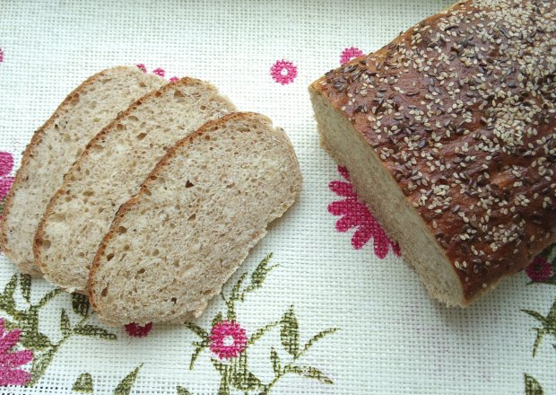 Fotografia przedstawiająca Mleczny chleb pszenny na zakwasie żytnim