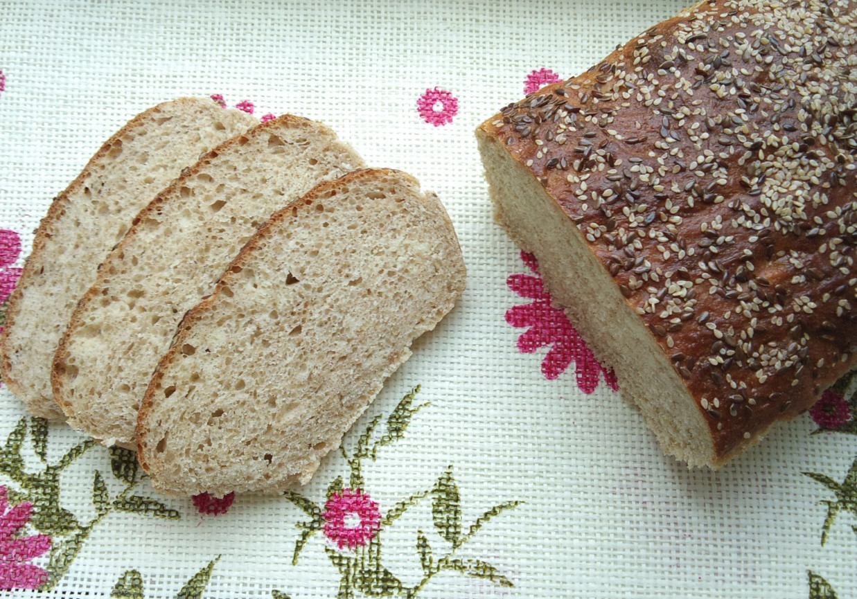 Mleczny chleb pszenny na zakwasie żytnim foto