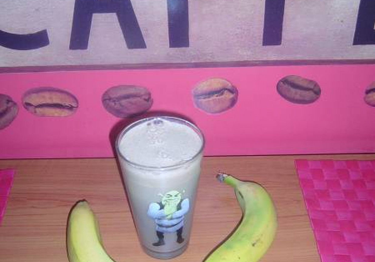 Mleczny napój kawowo - bananowy. foto