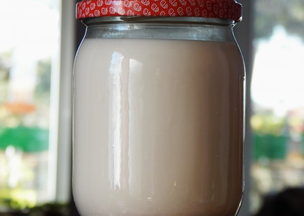 Fotografia przedstawiająca Mleko z orzechów włoskich