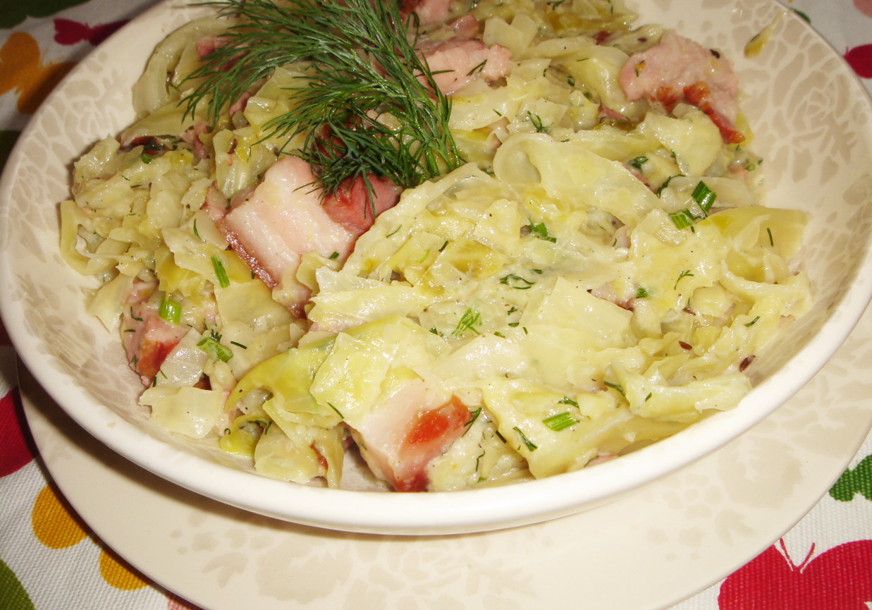 Młoda kapusta po chłopsku foto