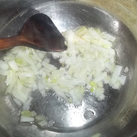 Krok 1 - Młoda kapusta ze szparagami i kiełkami foto