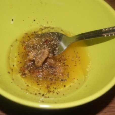 Krok 1 - Młode ziemniaczki pieczone z olejem orzechowym : foto
