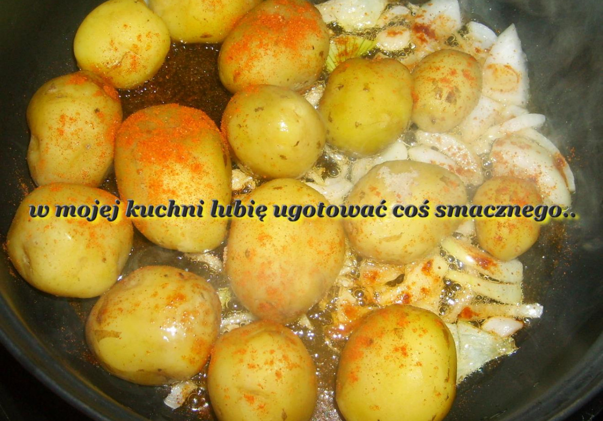 młode ziemniaki odsmażane na ostro... foto