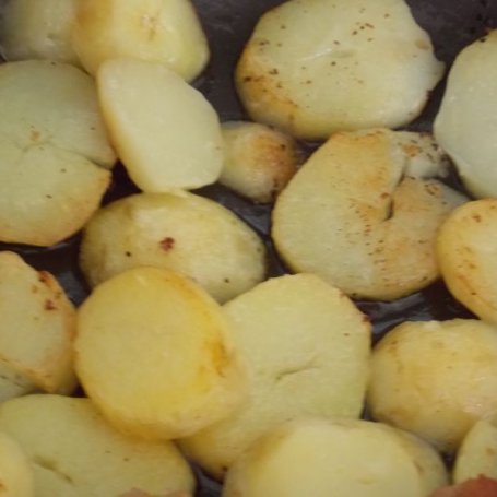 Krok 2 - Młode ziemniaki smażone z koperkiem foto