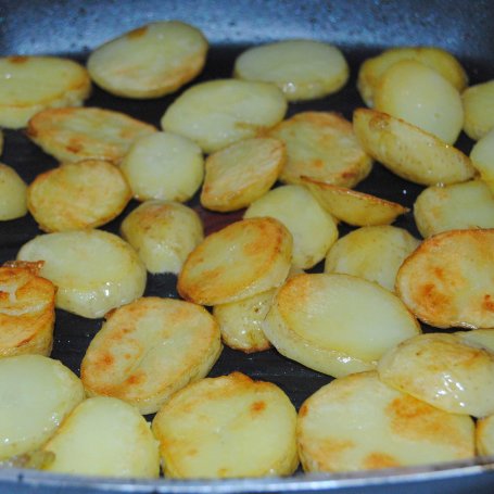 Krok 2 - Młode ziemniaki z ogórkiem foto