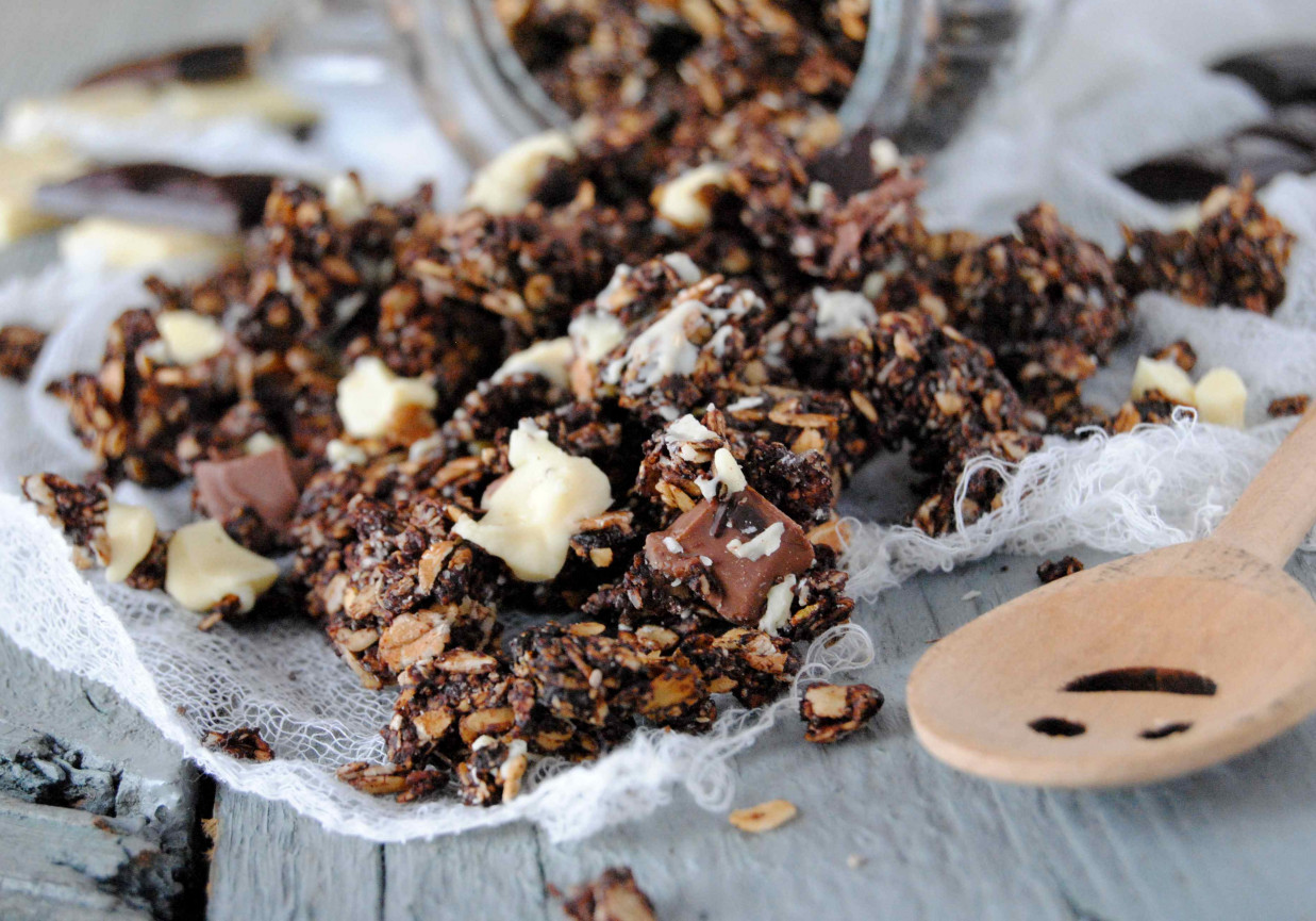 Mocno czekoladowa granola DoradcaSmaku.pl