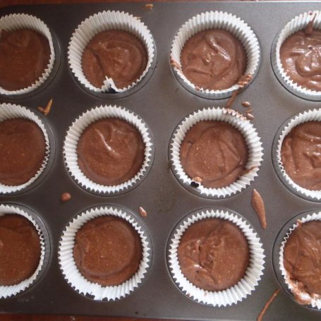 Krok 3 - Mocno czekoladowe muffinki foto