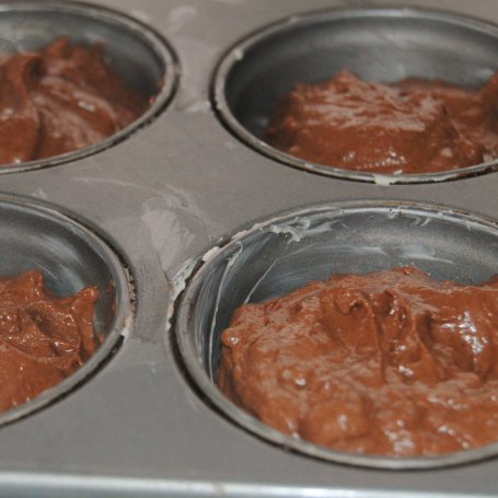 Krok 4 - Mocno czekoladowe muffinki foto