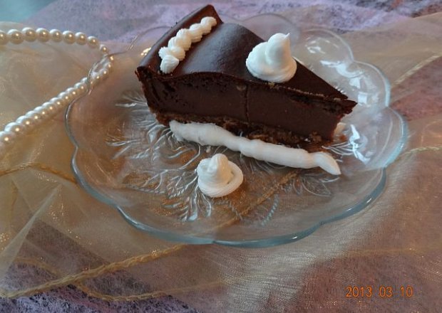 Fotografia przedstawiająca Mocno czekoladowy sernik