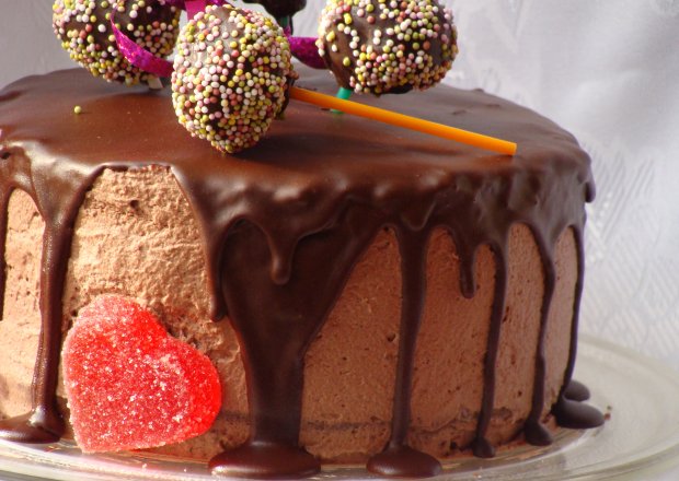 Fotografia przedstawiająca Mocno czekoladowy torcik