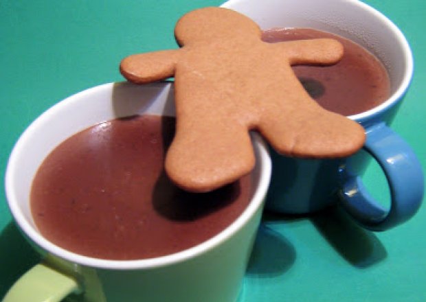 Fotografia przedstawiająca Mocno korzenna gorąca czekolada