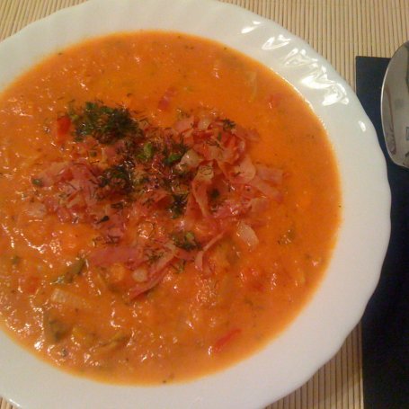 Krok 5 - Mocno pomidorowa zupa z cukinią i boczkiem foto