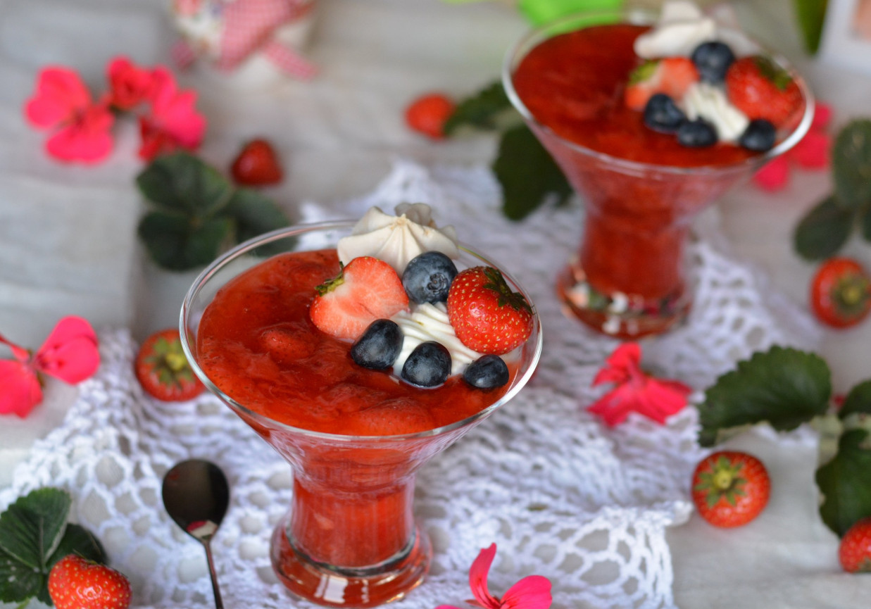 Mocno truskawkowy kisiel foto