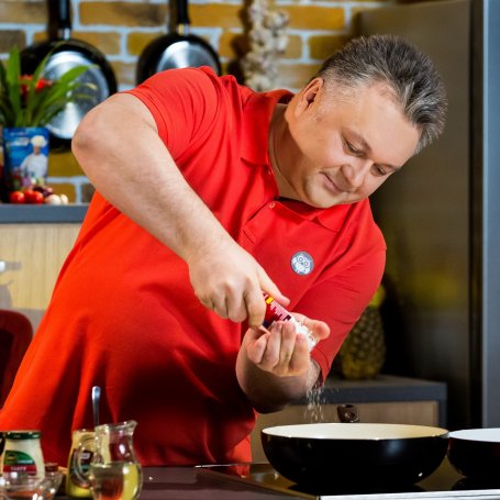 Krok 4 - Mój przepis na…: Zapiekany halibut w sosie chrzanowym, odc. 25 foto