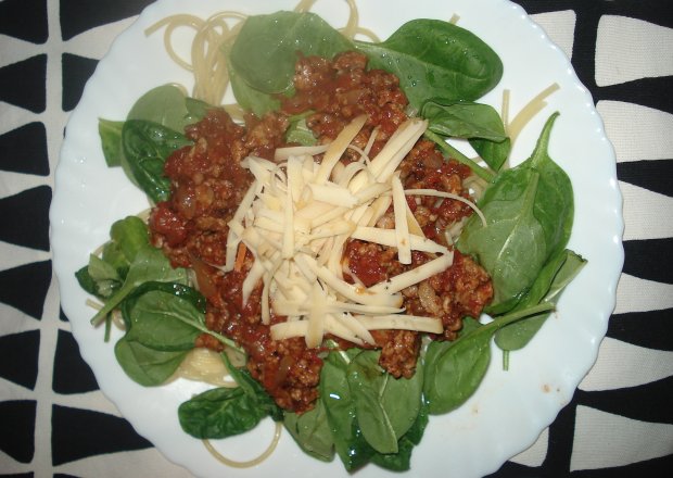 Fotografia przedstawiająca Moje spagetti z mięsem mielonym i szpinakiem Baby