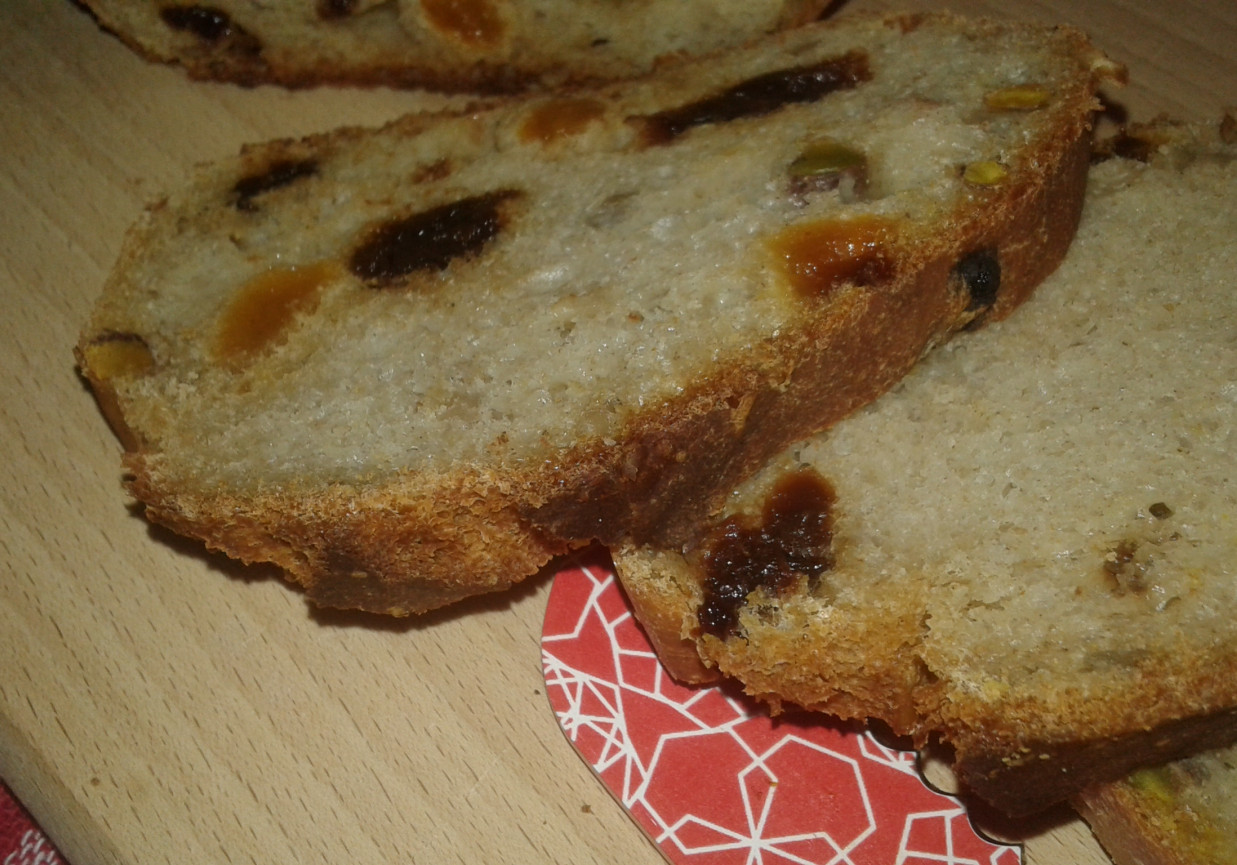 Morelowo - wiśniowy chlebek na mące chlebowej foto