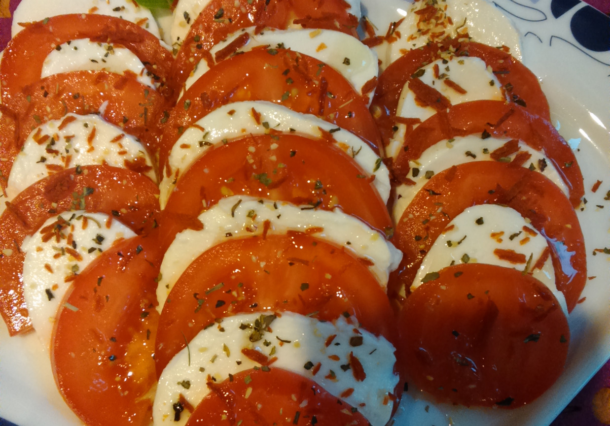 Mozzarella i pomidory zgrana para :) foto