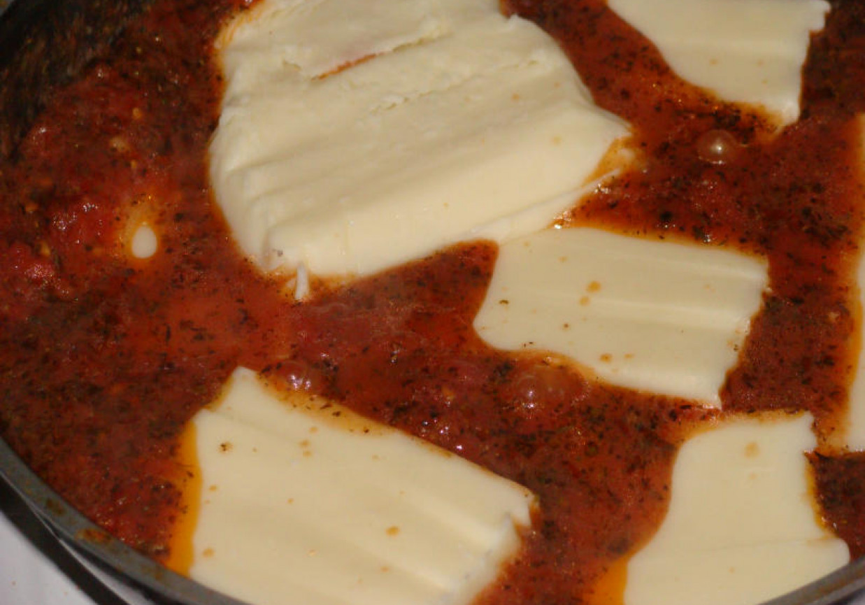 mozzarella w pomidorach foto