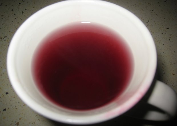 Fotografia przedstawiająca Mrożona herbata malinowa