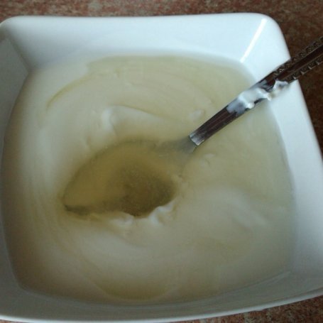 Krok 4 - Mrożone jogurtowce z musem truskawkowym foto
