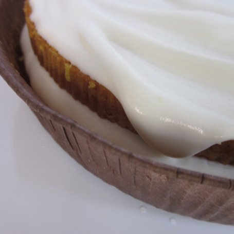 Krok 2 - Mrożony tort z kremem śmietankowym i melonem foto