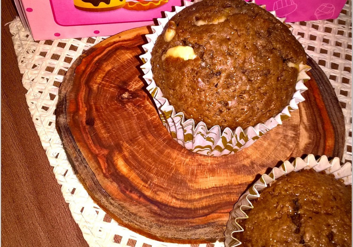 Muffinki (babeczki) z białą czekoladą foto