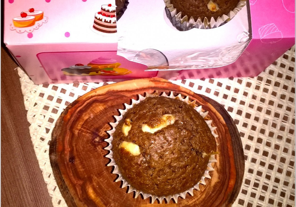 Muffinki (babeczki) z białą czekoladą foto