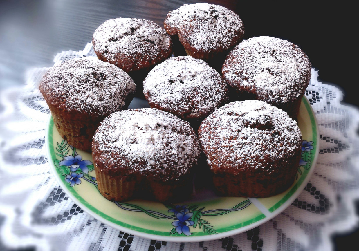 Muffinki bananowo-marchewkowe z suszonymi owocami foto