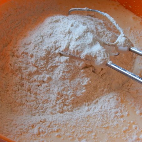 Krok 2 - Muffinki cytrynowe z borówką amerykańską foto