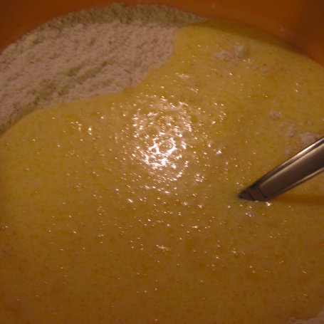 Krok 3 - Muffinki cytrynowe z nutellą foto