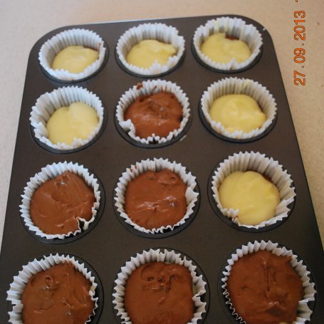 Krok 8 - Muffinki czekoladowe z budyniem foto