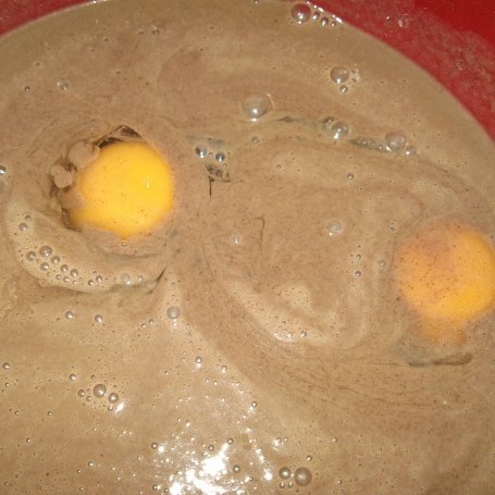 Krok 2 - Muffinki czekoladowe z gruszką z kompotu foto