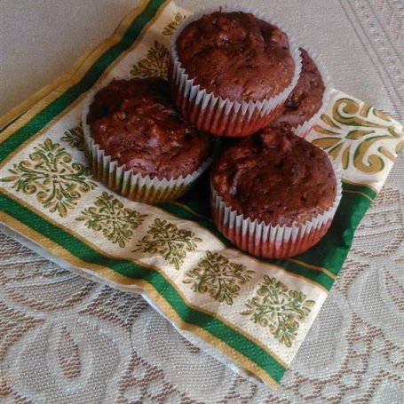 Krok 3 - Muffinki czekoladowe z orzechami foto
